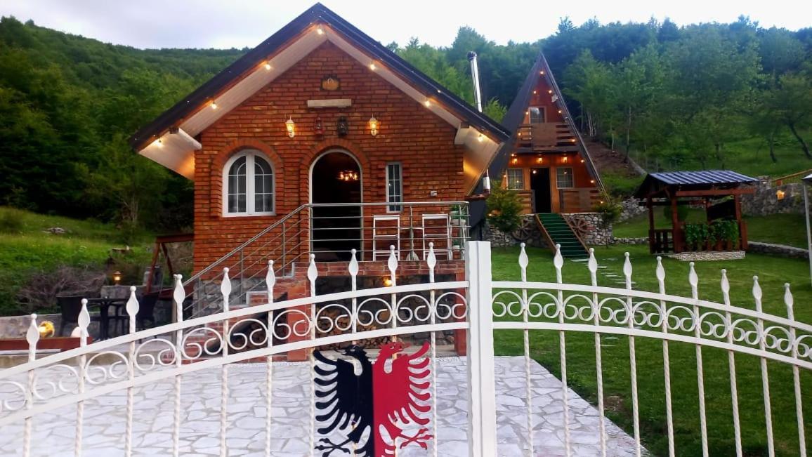 Vilat Pllumaj Lodge
